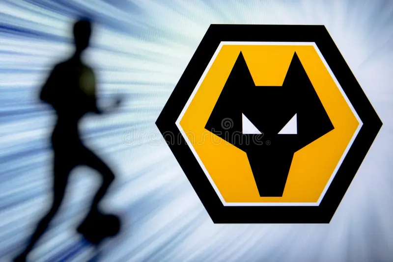 Frabrozo Romano reports that Arsenal is closely monitoring the Wolves midfielder.