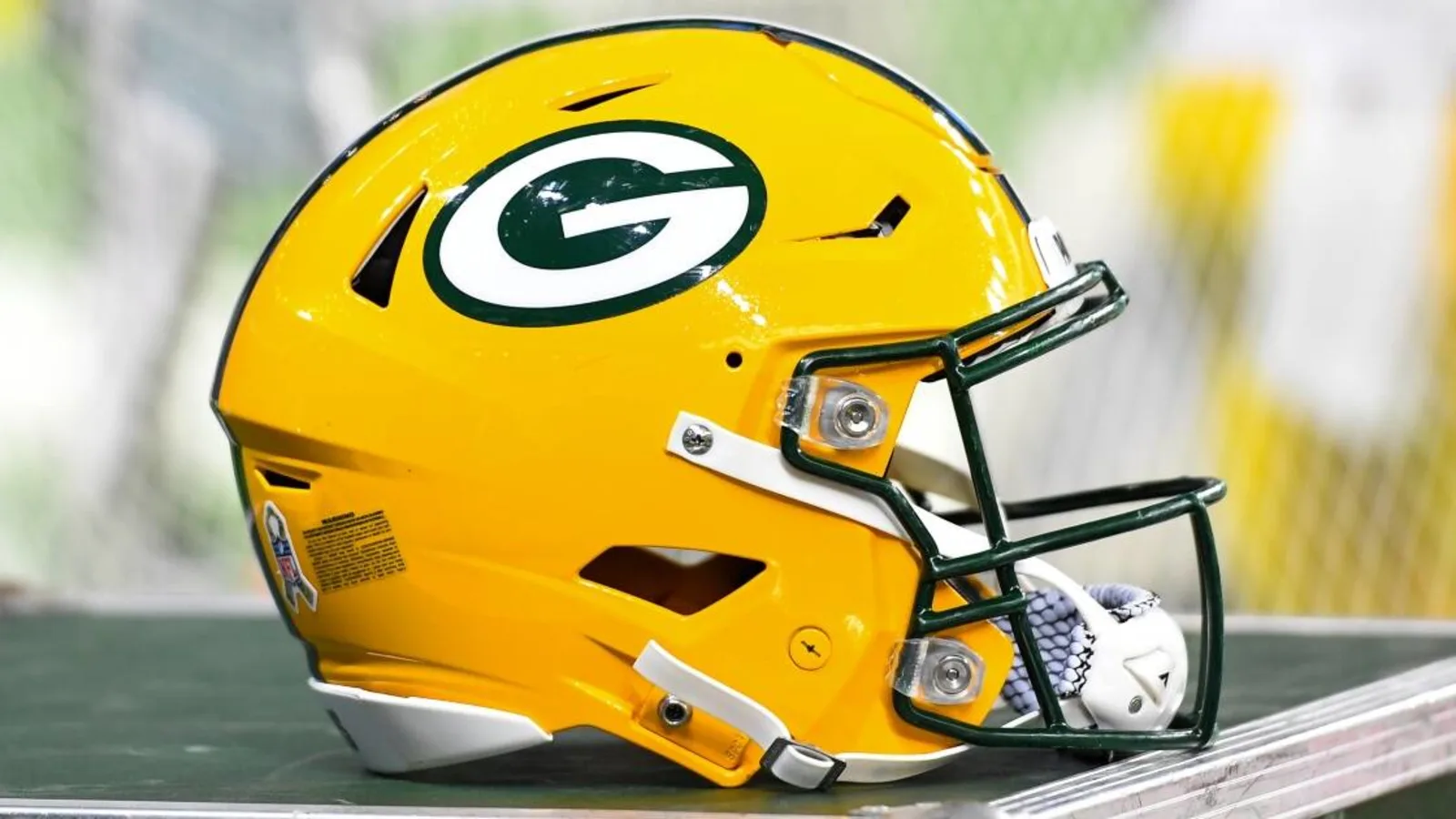 done deal: Packers has finally signed him to..........................