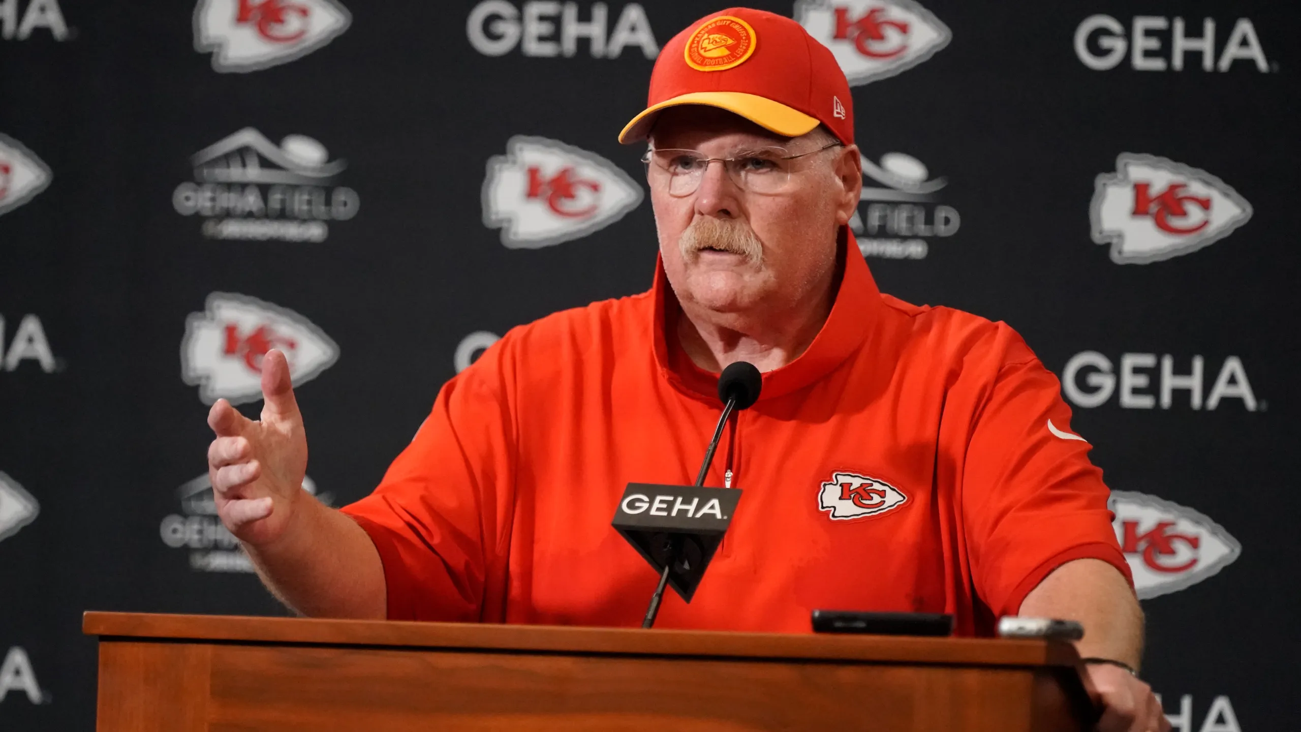 JUST IN: Chiefs Tight End Says Goodbye to Football Due To…..