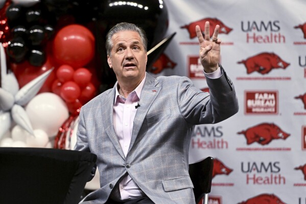 Deal Agreed: Razorbacks’ John Calipari Scouts Five-Star Prospect